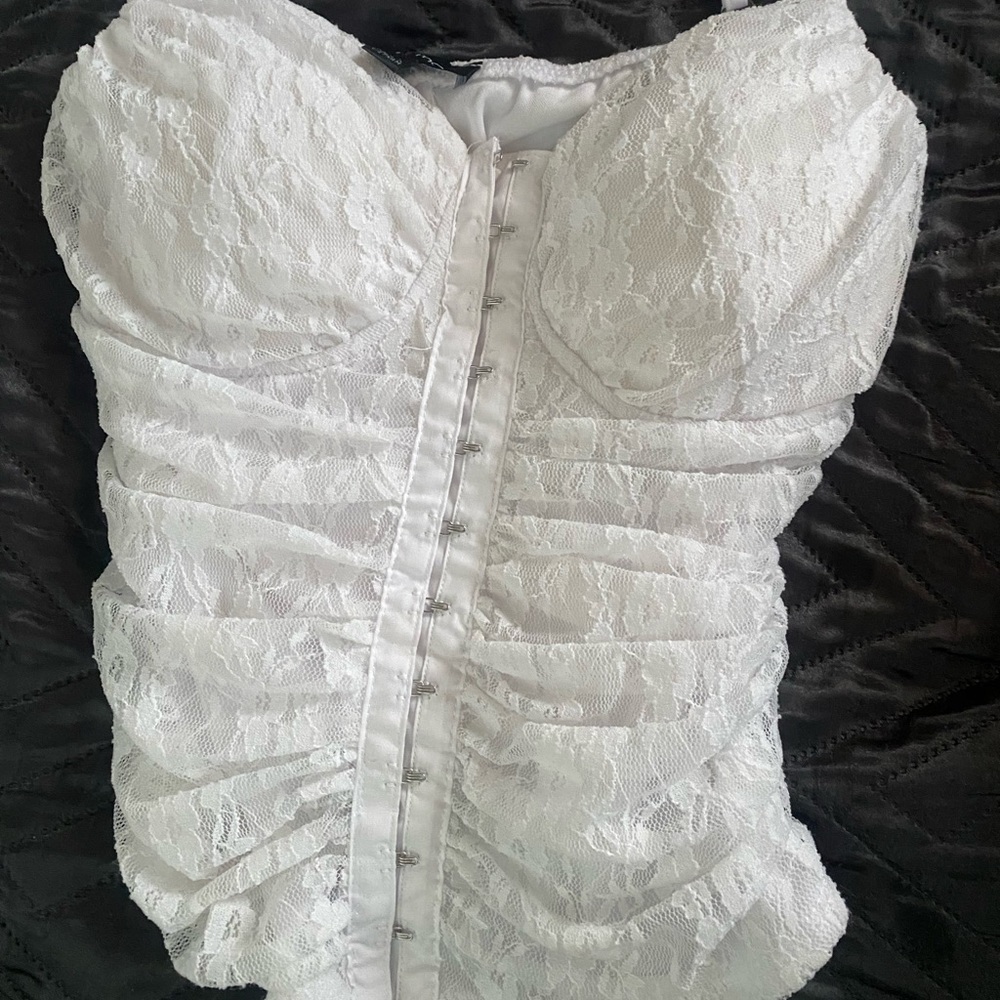 White corset, size medium🤍